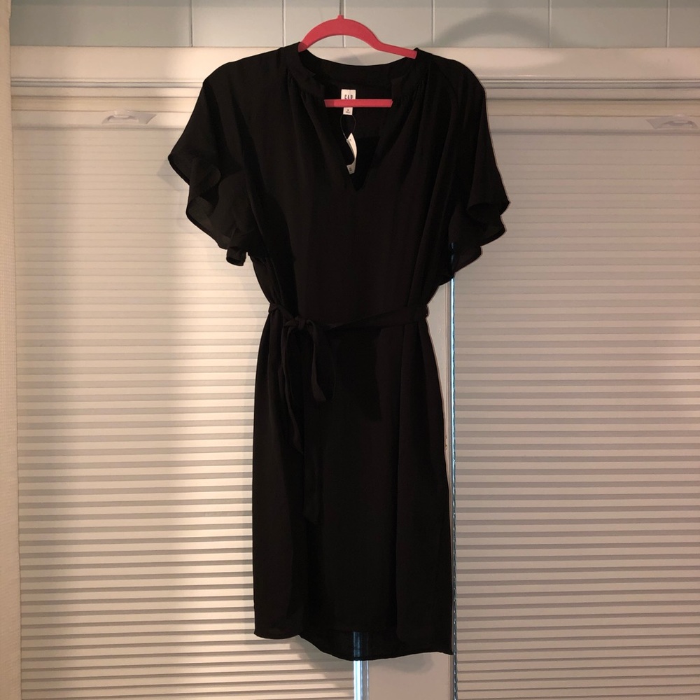 NWT Gap V Neck Dress with Tie Belt